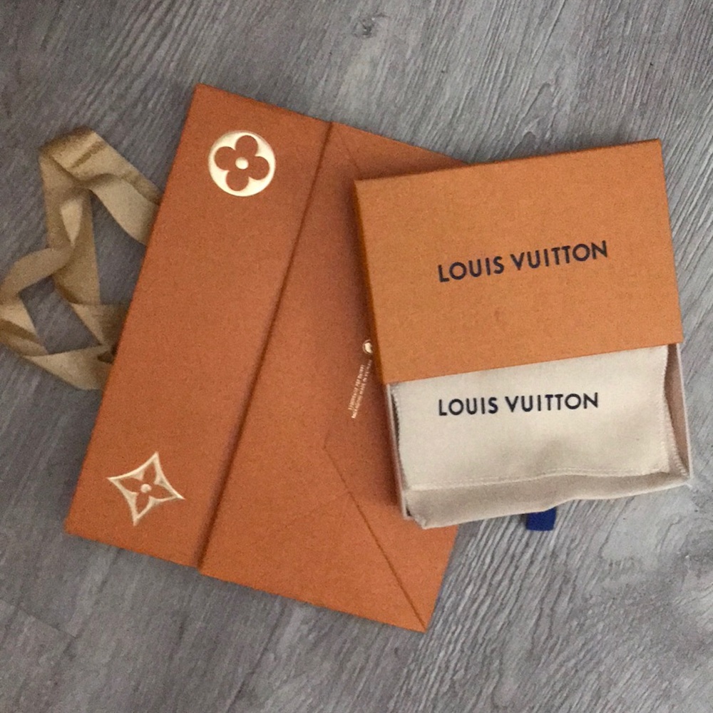 LV small shopping bag and box for luggage tag.